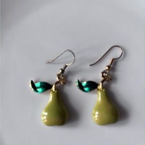 Vintage Elegant Green Pear pierced Earrings - mint & fun!
